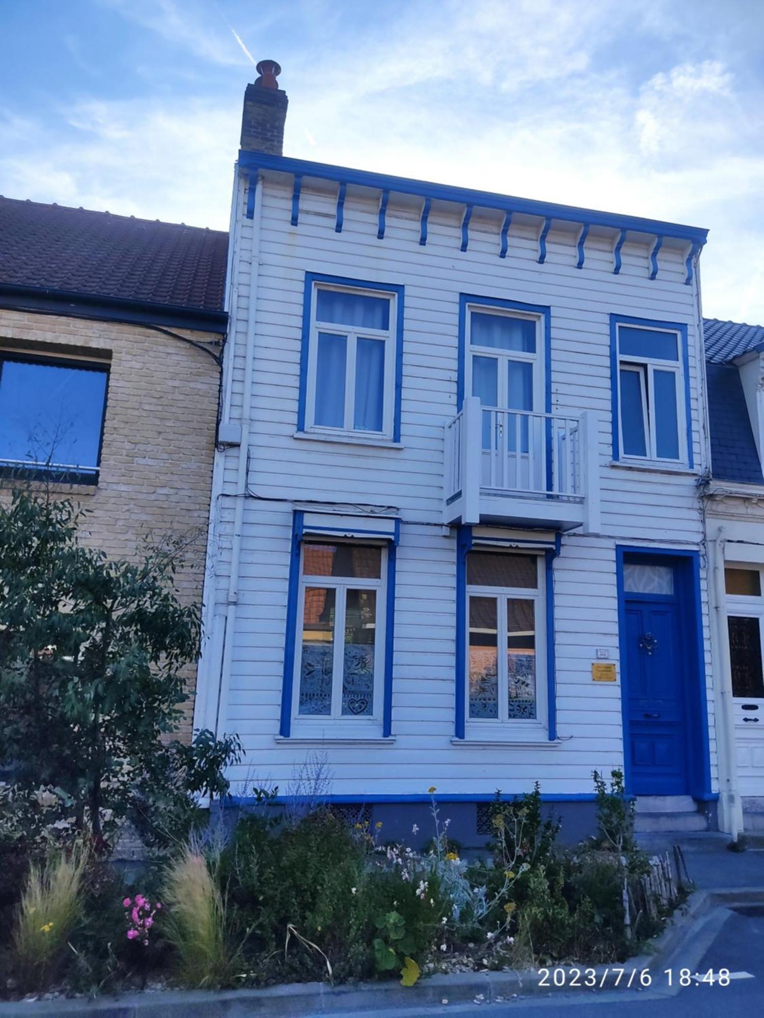 Jolie Maison En Bois Authentique Dunkirk Exteriör bild